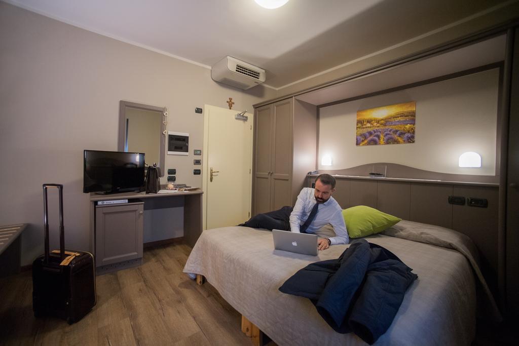 Hotel Lilla' Терлаго Экстерьер фото