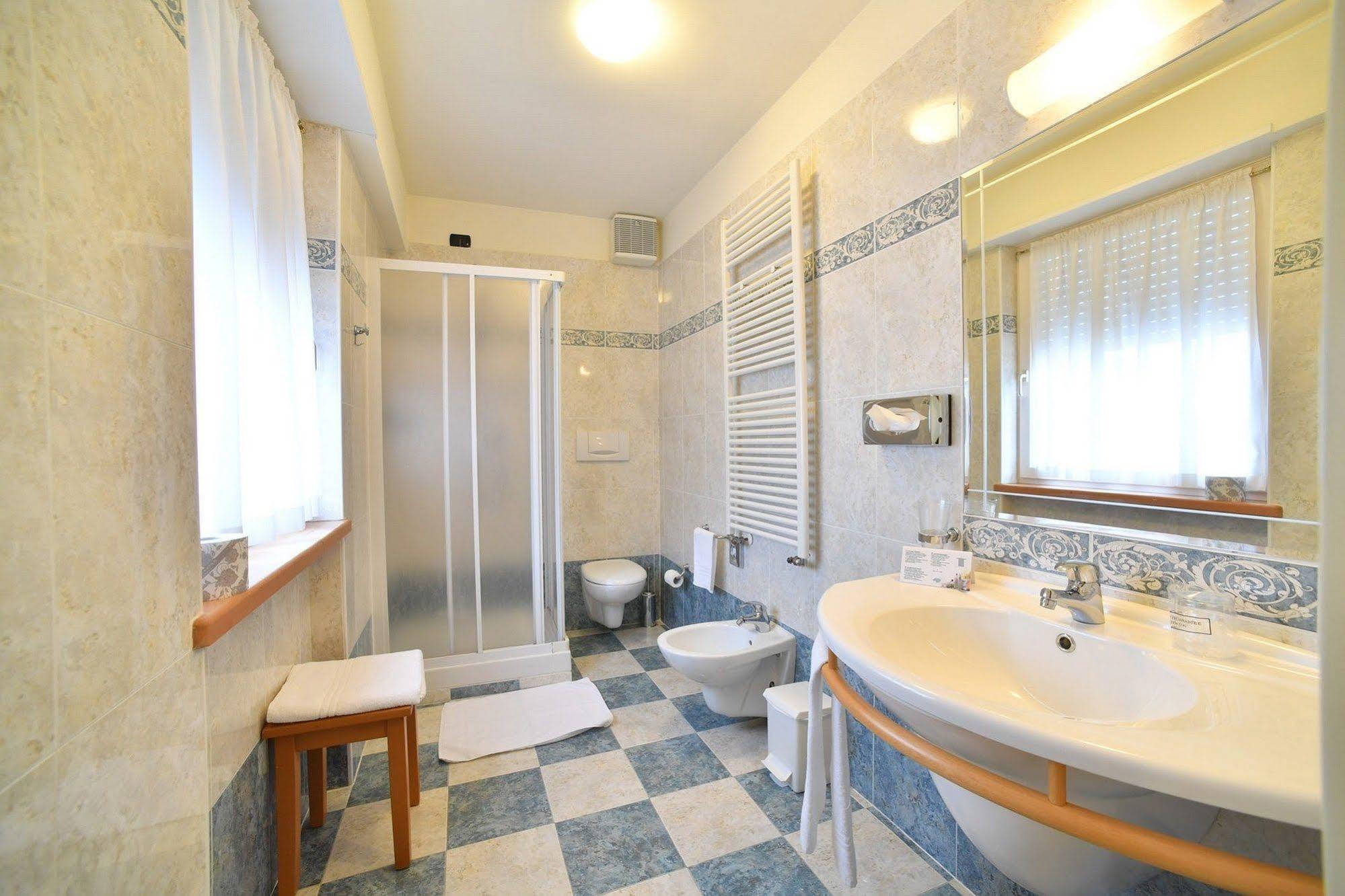 Hotel Lilla' Терлаго Экстерьер фото